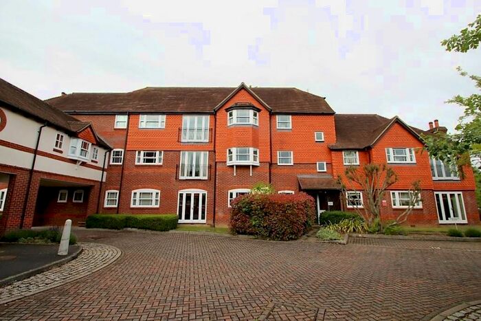 2 Bedroom Apartment To Rent In Pangbourne, West Berkshire, RG8