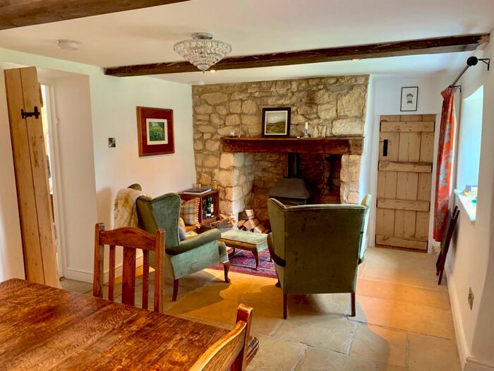 3 Bedroom House To Rent In Coopers Hill, GL3