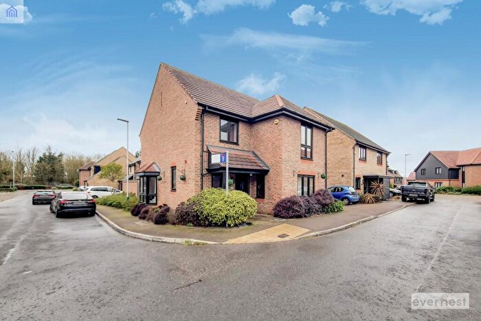 4 Bedroom Detached House To Rent In Egbert Close, RM12