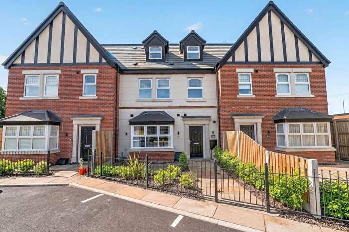3 Bedroom Terraced House For Sale In Roebuck Gardens, Wollaton, NG8