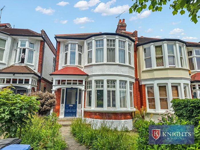 2 Bedroom Flat To Rent In Fox Lane, Palmers Green, London, N13