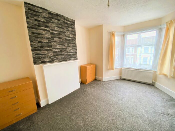 3 Bedroom Terraced House To Rent In Lansdowne Rd, Seven Kings, IG3