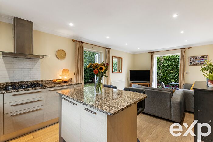 2 Bedroom Flat For Sale In Brockley Court, A River Bank, N21