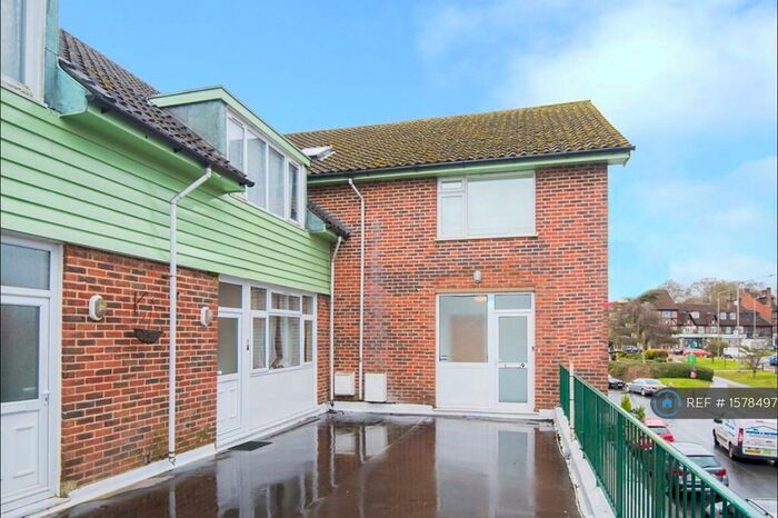 1 Bedroom Flat To Rent In Chalfont Station Road, Little Chalfont, HP7