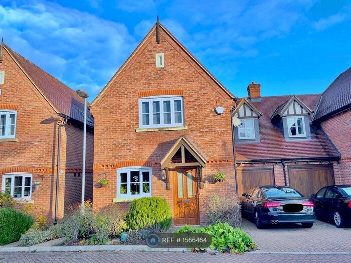 4 Bedroom Semi-Detached House To Rent In Matthews Close, Earley, Reading, RG6