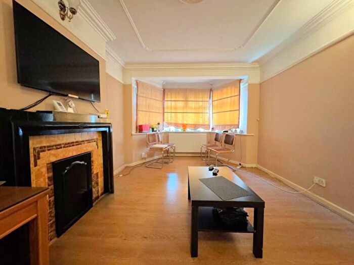 3 Bedroom Flat To Rent In High Mead, Harrow, HA1