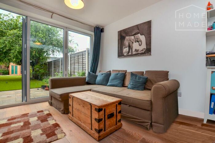 2 Bedroom Ground Flat To Rent In Manor Road, Leyton, E10