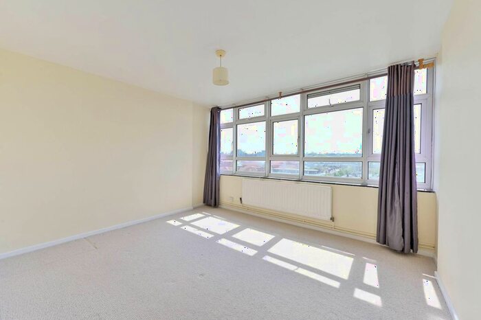 2 Bedroom Flat To Rent In Felsham Road, West Putney, London, SW15