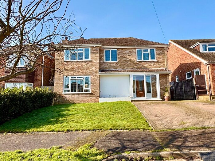 4 Bedroom Detached House For Sale In The Spinney, Bexhill-On-Sea, TN39