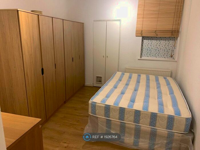 1 Bedroom Flat To Rent In The Green, London, W5