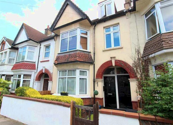 1 Bedroom Apartment To Rent In Westcliff On Sea, SS0