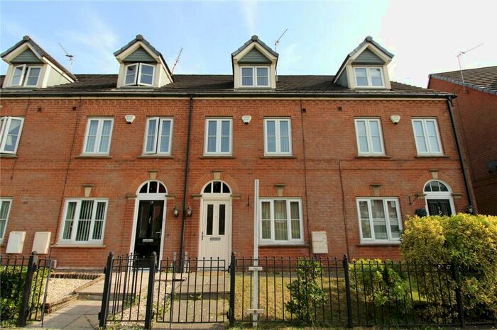 3 Bedroom House To Rent In Rosebay Close, Royton, Oldham, OL2