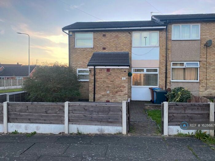 3 Bedroom Terraced House To Rent In Torrington Drive, Hyde, SK14