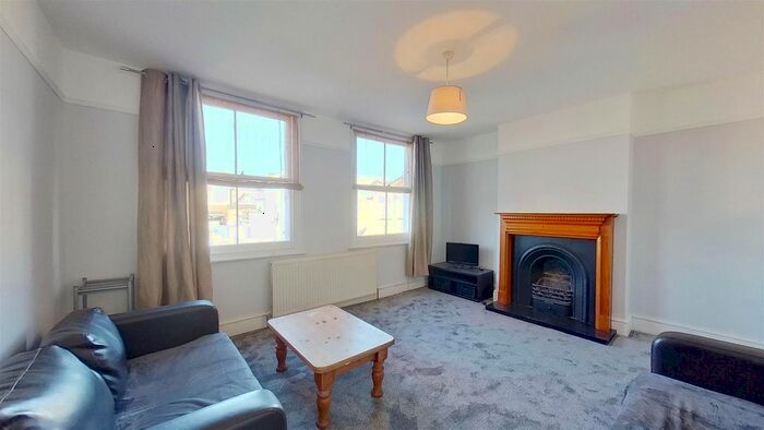 1 Bedroom Flat To Rent In Thornsett Road, London, SW18