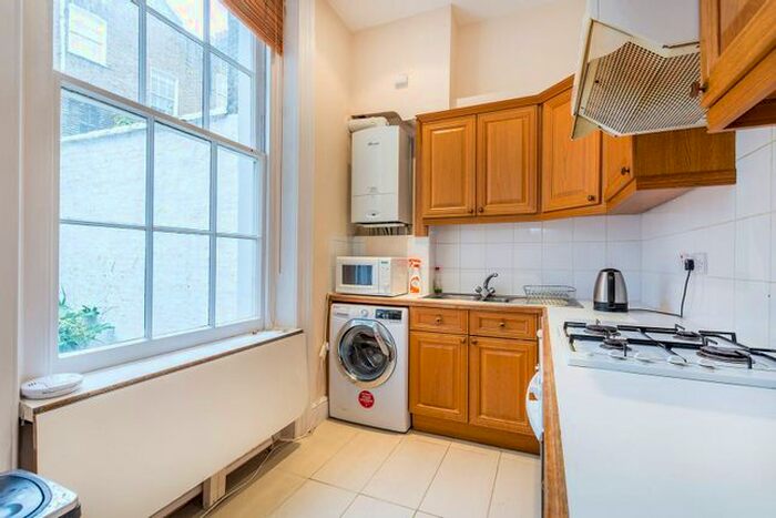 1 Bedroom Flat To Rent In Brunswick Gardens, Kensington, London, W8