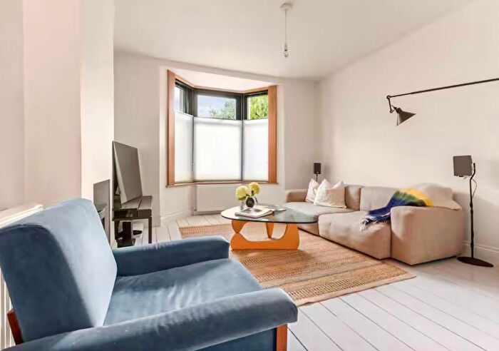 3 Bedroom Detached House For Sale In Stanhope Road, Walthamstow, London, E17