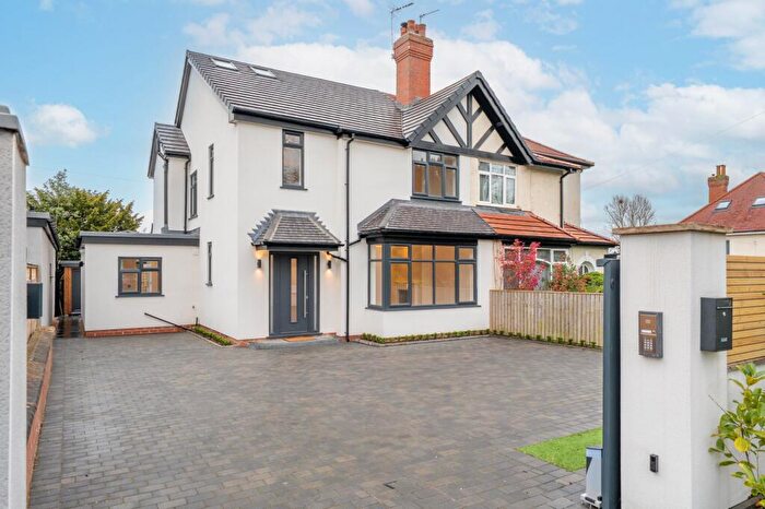 4 Bedroom Semi Detached House For Sale In Wetherby Road, Harrogate, HG2