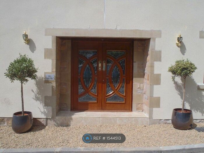 2 Bedroom Flat To Rent In Knowle Green, Preston, PR3