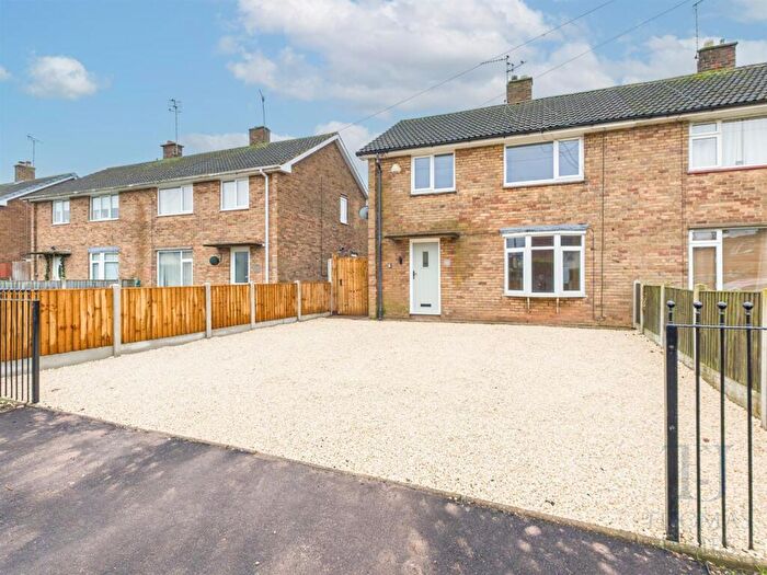 3 Bedroom Semi Detached House For Sale In Deans Court, Cotgrave, Nottingham, NG12