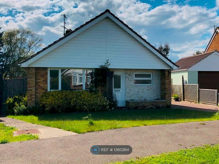 2 Bedroom Bungalow To Rent In Stirling Avenue, Seaford, BN25