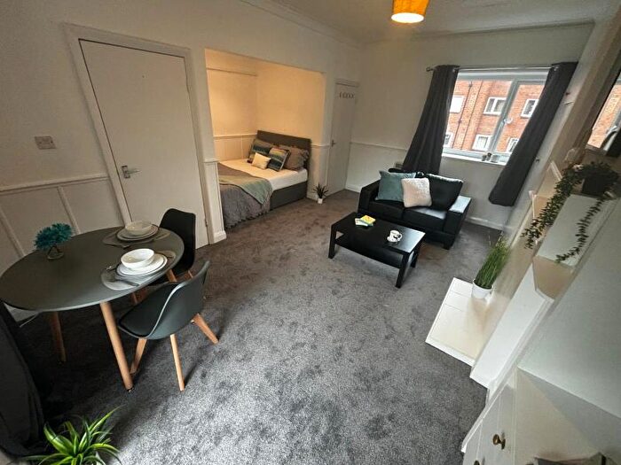 Studio To Rent In Cumberland Court, LS6
