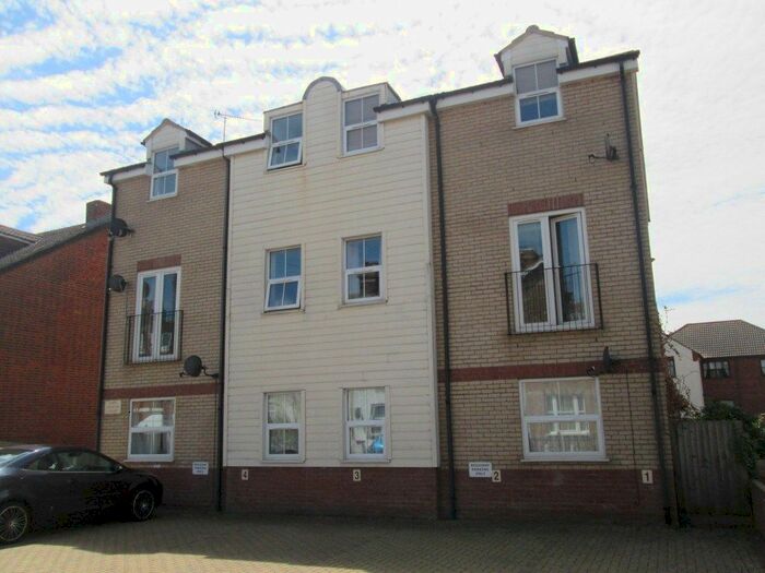 2 Bedroom Flat To Rent In John Crouch Court, Cliff Road, Dovercourt, CO12