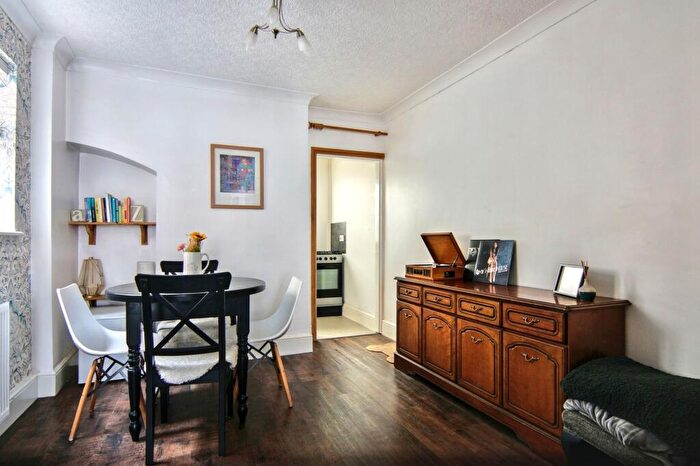 2 Bedroom Terraced House For Sale In Clinton Lane, Kenilworth, CV8