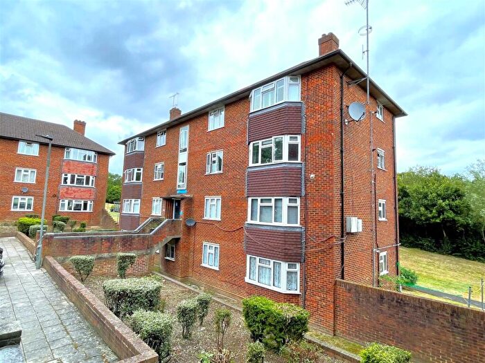 3 Bedroom Flat To Rent In Bromley Road, Shortlands, Bromley, BR2