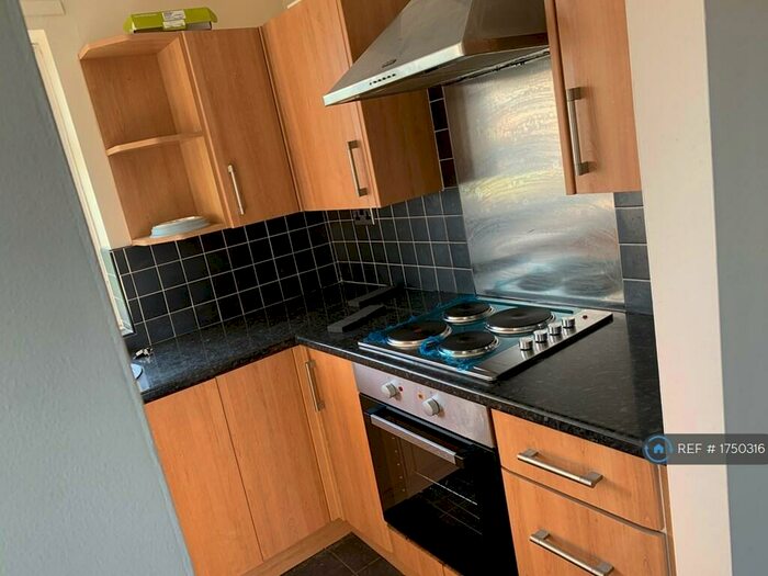 2 Bedroom Flat To Rent In Trevarren Drive, Sunderland, SR2