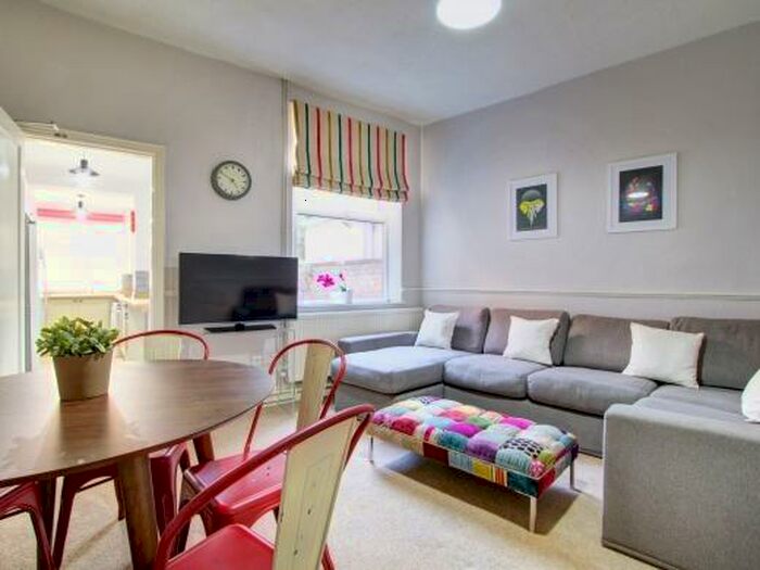 5 Bedroom Terraced House To Rent In Grove Road, Nottingham, NG7