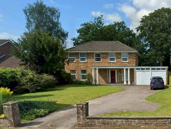 4 Bedroom Detached House To Rent In Avenue Road, Farnborough, GU14