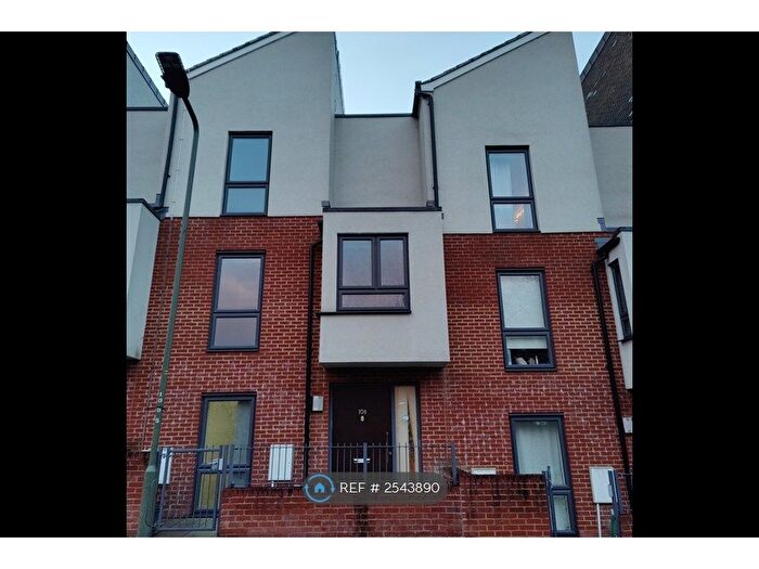 3 Bedroom Terraced House To Rent In Okemore Gardens, Orpington, BR5