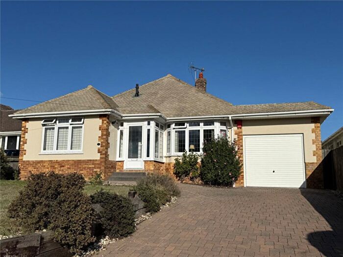 4 Bedroom Bungalow For Sale In Farm Lane South, Barton On Sea, Hampshire, BH25