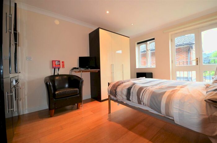Studio To Rent In Marlow Bottom, Marlow, SL7