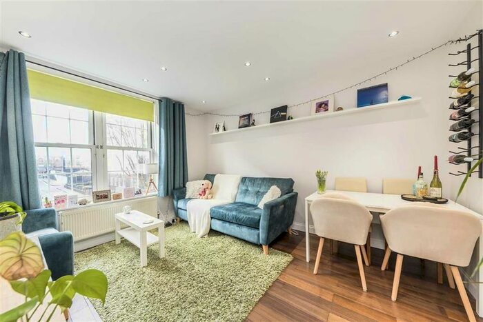 3 Bedroom Flat To Rent In Welland Street, London, SE10