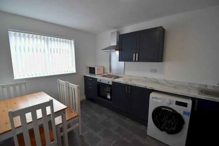 4 Bedroom Town House To Rent In Darwen Court, Middlesbrough, TS8