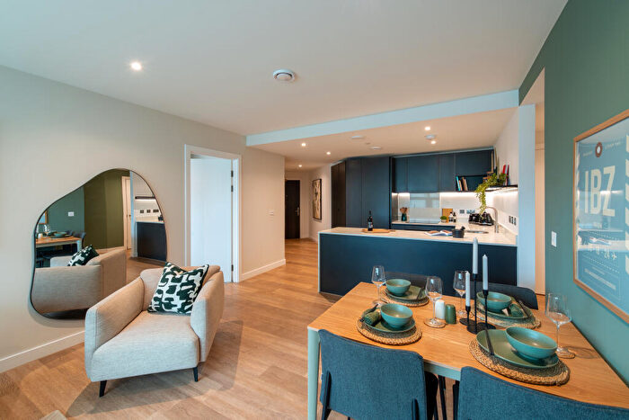 2 Bedroom Apartment To Rent In Lyon Queensway, Birmingham, B3