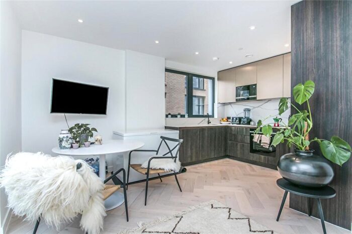 2 Bedroom Apartment For Sale In Dock Street, London, E1