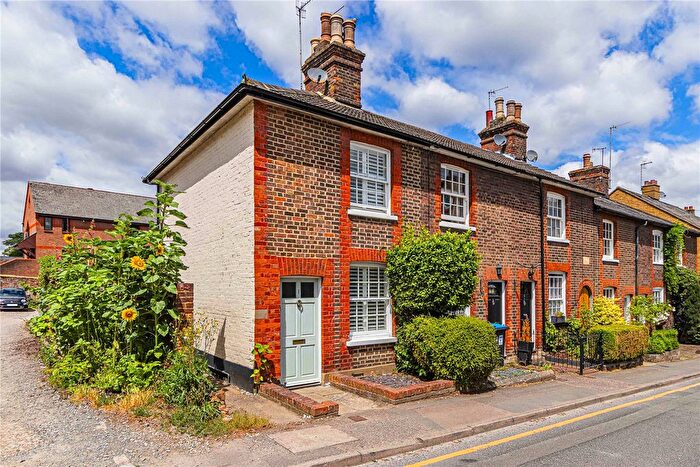 2 Bedroom End Of Terrace House For Sale In Manor Street, Berkhamsted, Hertfordshire, HP4