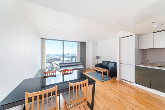1 Bedroom Property To Rent In Landmark West Tower, Marsh Wall, E14
