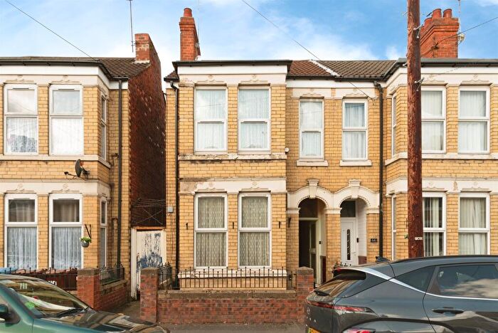 3 Bedroom Terraced House For Sale In Glencoe Street, Hull, HU3