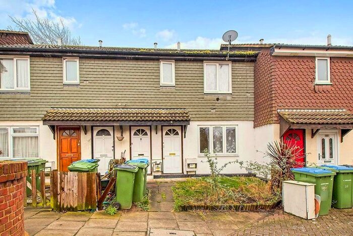 1 Bedroom Maisonette To Rent In Celandine Drive, London, SE28
