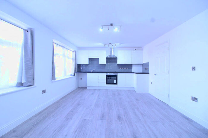 2 Bedroom Flat To Rent In Manor Road, Dagenham, London, RM10
