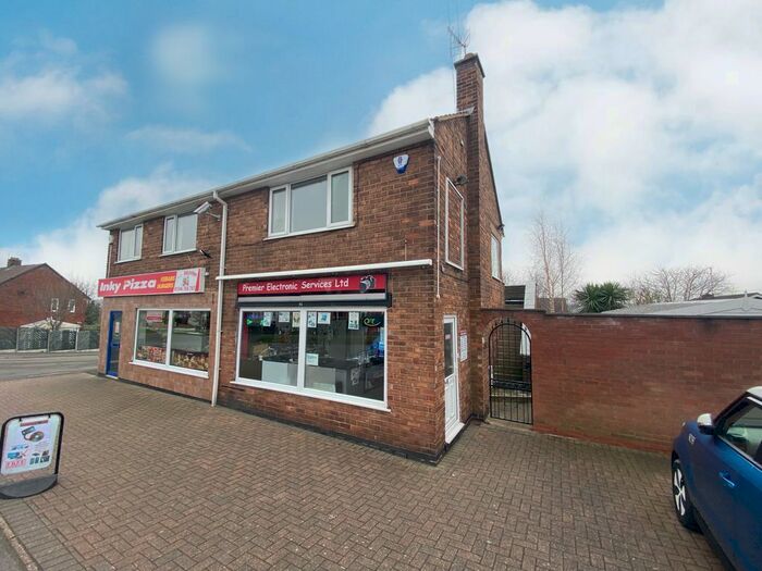 2 Bedroom Flat To Rent In Curbar Curve, Inkersall, Chesterfield, S43