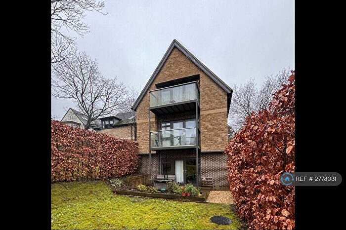 2 Bedroom Flat To Rent In Pine Rise, Oxford, OX2