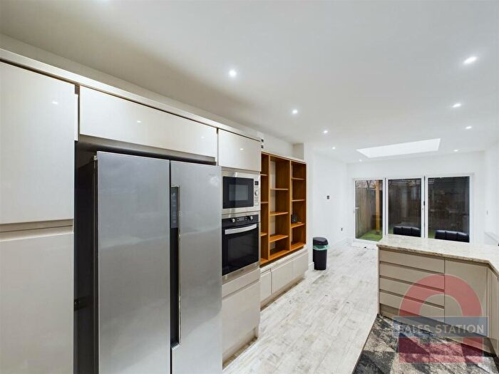 4 Bedroom Terraced House To Rent In Glenroy Street, Cardiff, CF24