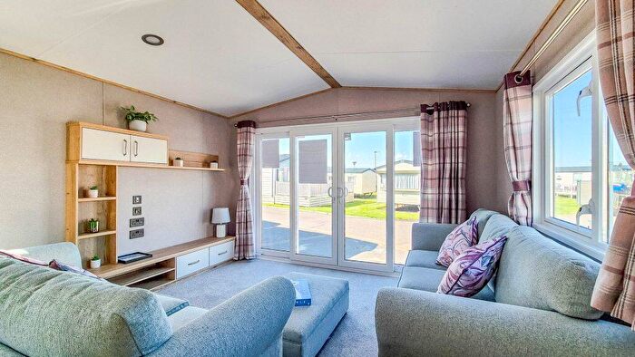 2 Bedroom Park Home For Sale In Alberta Holiday Park, CT5