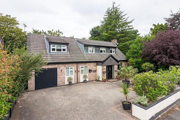 4 Bedroom Detached House For Sale In Windermere Drive, Alderley Edge, SK9