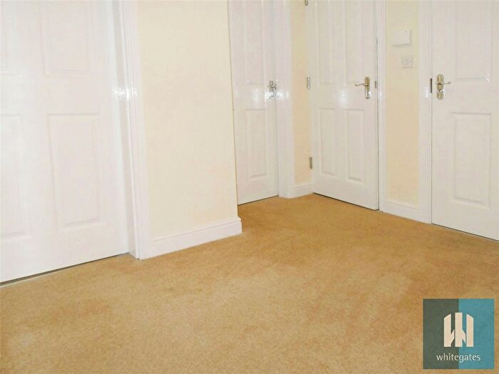 2 Bedroom Flat To Rent In Croft Court, Mount Lane, Rastrick, Brighouse, HD6