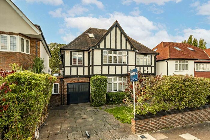 6 Bedroom Detached House To Rent In Sherwood Road, Hendon, NW4